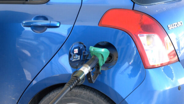 Επανέρχεται το “θρίλερ τιμών” στο πετρέλαιο και τα παράγωγά του