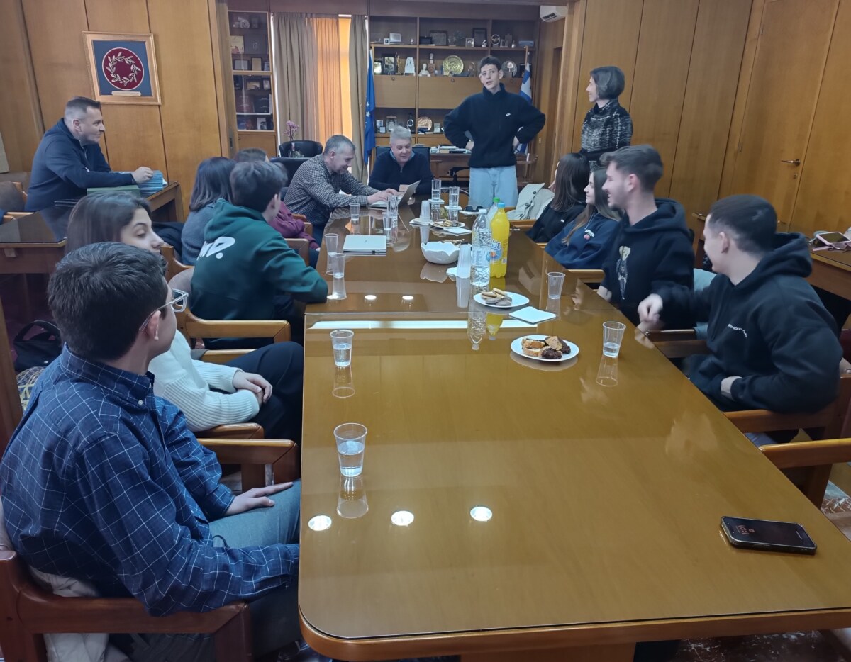 Επίσκεψη εργασίας στο Επιμελητήριο Εύβοιας από μαθητές του 1ου Πρότυπου Γενικού Λυκείου Χαλκίδας