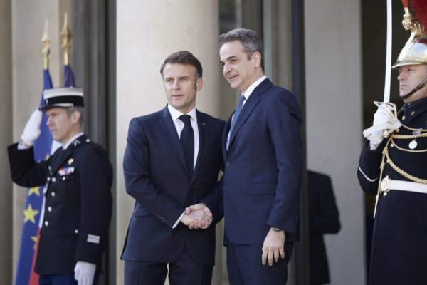 Τηλεφώνημα Μακρόν σε Μητσοτάκη και Μελόνι- Συμφώνησαν να συνεργαστούν για Κύπρο και ελευθερία της ναυσιπλοΐας στην Ερυθρά Θάλασσα