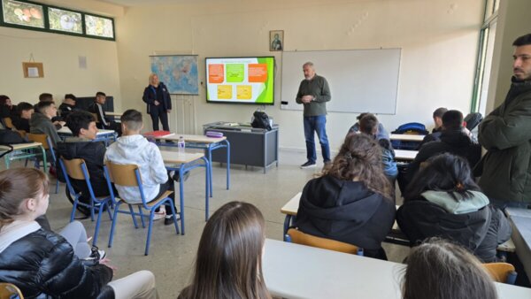 Μαθήματα Πολιτικής Προστασίας στο σχολείο της Υπάτης. (video)