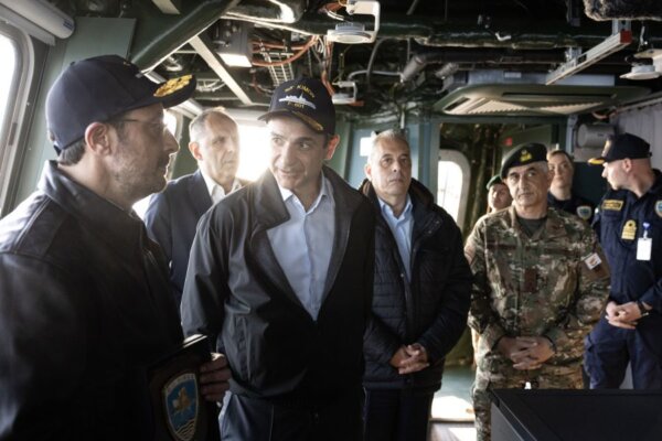 Μητσοτάκης και Χριστοδουλίδης επισκέφθηκαν τη φρεγάτα «Κίμων» στην Κύπρο: «Να ξέρετε πάντα ότι είμαστε εδώ για ό,τι χρειαστεί»