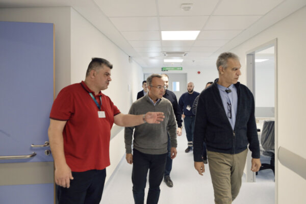 Επίσκεψη Χρήστου Σταϊκούρα στο Γενικό Νοσοκομείο Λαμίας