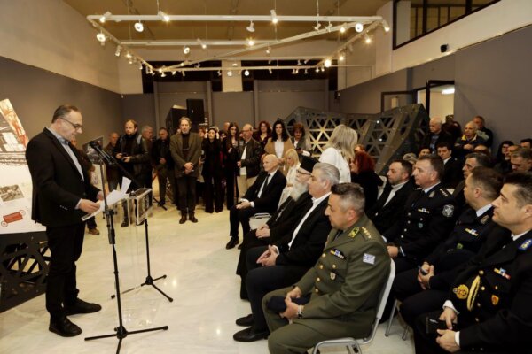 Εγκαινιάστηκε η Έκθεση Συλλογικής Ιστορικής Μνήμης «Καρυά 1943. Καταναγκαστική εργασία και Ολοκαύτωμα» (ΦΩΤΟ)