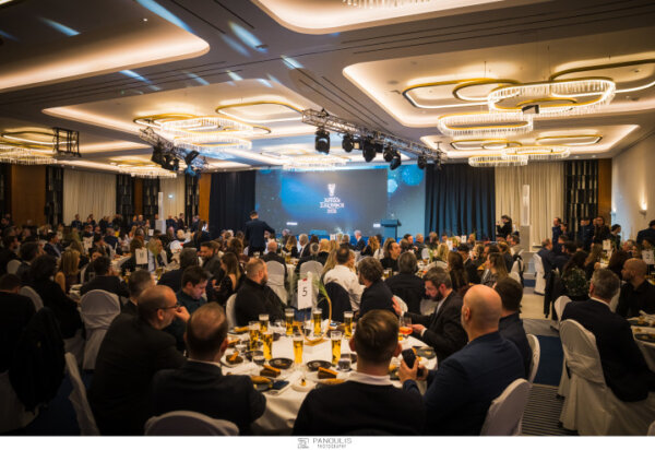 Χρυσοί Σκούφοι 2026 από το «αθηνόραμα»: Αυτά είναι τα καλύτερα εστιατόρια της Ελλάδας! (ΦΩΤΟ)