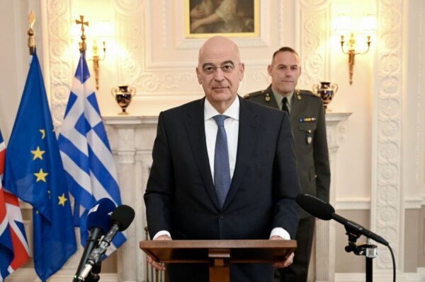 Δένδιας: Καμία πιθανότητα για αποστολή πλοίων στα Στενά του Ορμούζ