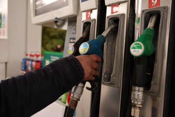 Σε τροχιά κινητοποιήσεων οι βενζινοπώλες για το «μη βιώσιμο» πλαφόν στα καύσιμα – Συνάντηση με Θεοδωρικάκο