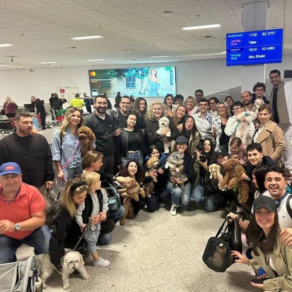 Η αγωνία των επαναπατρισθέντων και χιλιάδων Ελλήνων που μετατράπηκε σε ανακούφιση και χαρά