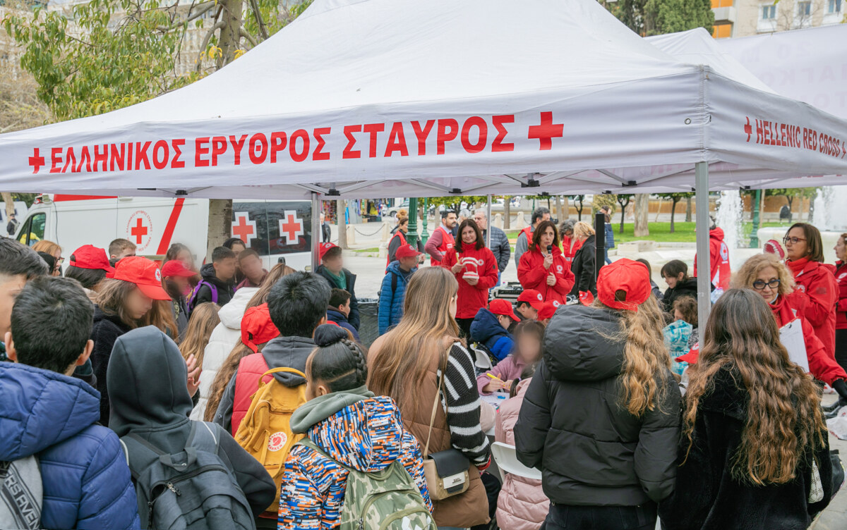 Ο Ελληνικός Ερυθρός Σταυρός ενημέρωσε 150 μαθητές για την Στοματική Υγιεινή  στην Πλατεία Συντάγματος