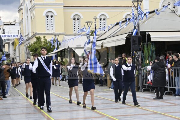 Αμφίβολη η αυριανή ημέρα των παρελάσεων