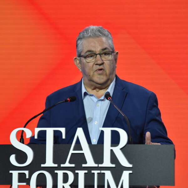 STAR FORUM 2026: Δ. Κουτσούμπας: “Ο καπιταλισμός λύνει τις αντιπαραθέσεις με πόλεμο” (video)