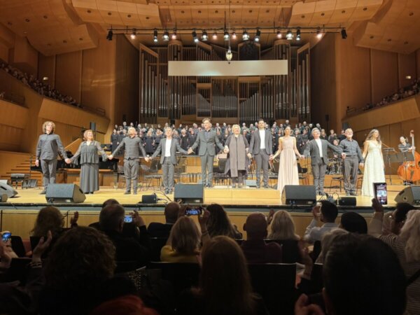 Θερμό χειροκρότημα για το «Στοιχειό της Χάρμαινας» στο Μέγαρο Μουσικής Αθηνών