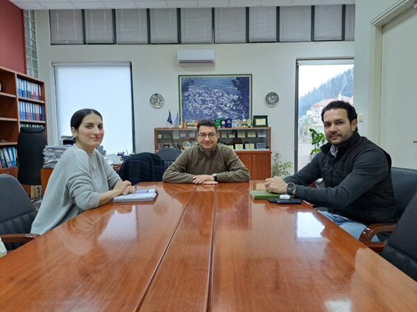 Συνάντηση εργασίας του Δημάρχου Λοκρών στο πλαίσιο της αντικατάστασης Αντιδημάρχου (ΦΩΤΟ)