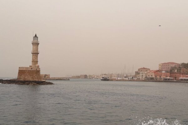 Ιστορικό ρεκόρ αφρικανικής σκόνης στην Κρήτη – Οι συγκεντρώσεις ξεπέρασαν 75 φορές το όριο ασφαλείας