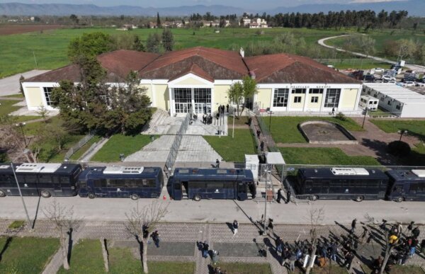 Στις 27 Απριλίου συνεχίζεται η δίκη για τα Τέμπη – Αναμένεται παράσταση και από το Ελληνικό Δημόσιο