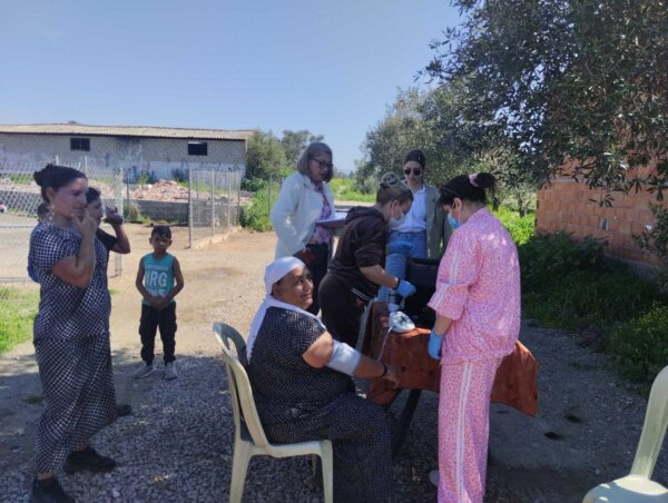 Δράση μέτρησης ζωτικών σημείων και ενημέρωση στους καταυλισμούς Ρομά του Δήμου Λοκρών στο πλαίσιο της Παγκόσμιας Ημέρας Υγείας και της Παγκόσμιας Ημέρας Ρομά