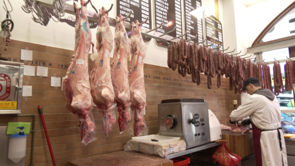 16 με 18 Ευρώ η τιμή του οβελία στα συνοικιακά κρεοπωλεία της Λαμίας. (video)