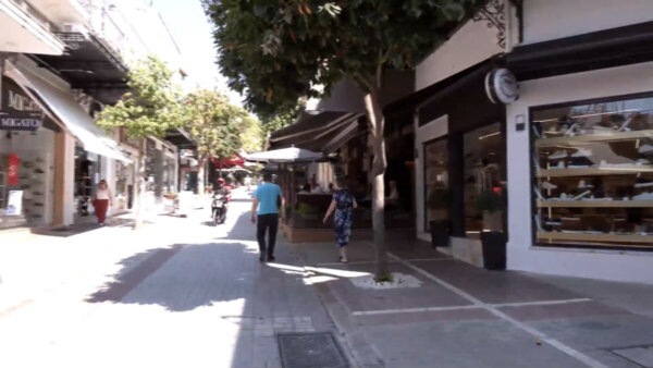 Σε ρυθμούς Πάσχα η αγορά της Λαμίας – Ψώνια για βαφτιστήρια και γιορτινό τραπέζι (video)