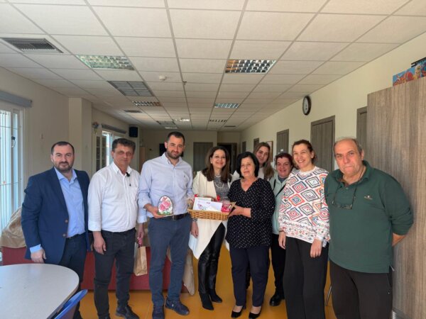 Ο Περιφερειάρχης Φάνης Σπανός κοντά στους ωφελούμενους κοινωνικών δομών της Στερεάς Ελλάδας