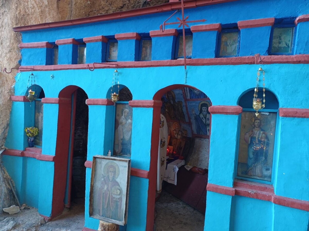 Το εντυπωσιακό έθιμο της Αρσαλής – Ο “Γολγοθάς” έως το εκκλησάκι “χωμένο” στη σπηλιά