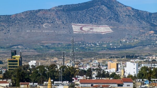 Περικλής Νεάρχου: Η Κύπρος να ζητήσει την απελευθέρωση από τα Τουρκικά Στρατεύματα (video)