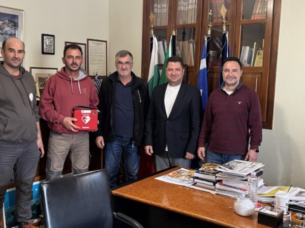 Δωρεά Αυτόματου Εξωτερικού Απινιδωτή (AED) στον Δήμο Δομοκού από τον Σύλλογο Υπαλλήλων Ο.Τ.Α. Ν. Φθιώτιδας