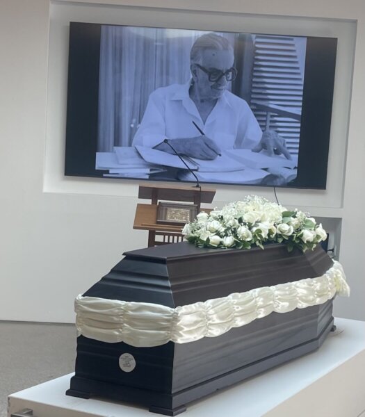 Στο Αποτεφρωτήριο Ριτσώνας το «ύστατο χαίρε» στον σπουδαίο ηθοποιό Στέφανο Ληναίο