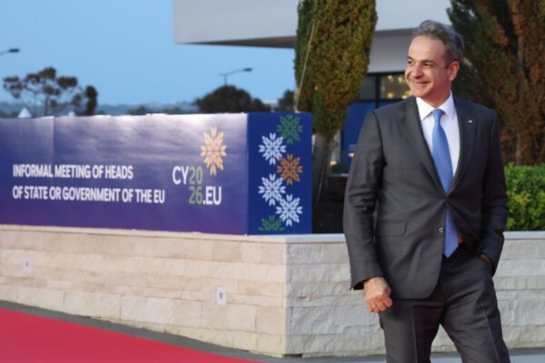 Μητσοτάκης στη Σύνοδο Κορυφής: Η Ευρώπη μπορεί και μόνη της να σταθεί στις χώρες της ΕΕ που απειλούνται