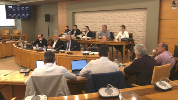 Ερωτήσεις και κριτική στη διπλή συνεδρίαση του Περιφερειακού Συμβουλίου Στερεάς. (video)