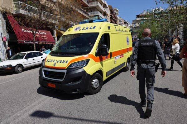 Στον Ερυθρό οι 5 τραυματίες από επιθέσεις 89χρονου σε ΕΦΚΑ Κεραμεικού και Εφετείο