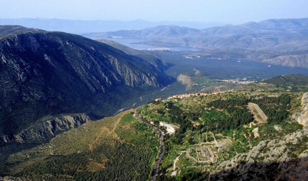Συνεργασία του Δήμου Δελφών με την Περιφέρεια Στερεάς Ελλάδας για σημαντικά έργα σε ορεινές περιοχές