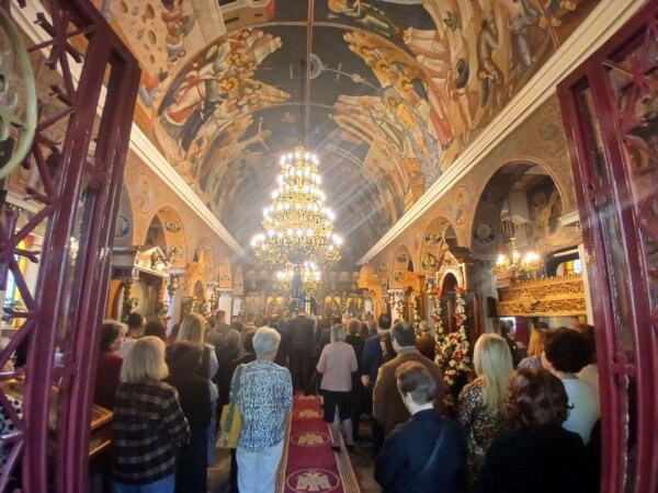 Πλήθος προσκυνητών στον εορτασμό του Πολιούχου της Θήβας Αγίου Ιωάννη του Καλοκτένη