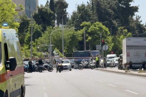 Άγρια επίθεση αντιεξουσιαστών με ρόπαλα σε φοιτητές μέσα στο ΑΠΘ με τραυματίες και προσαγωγές