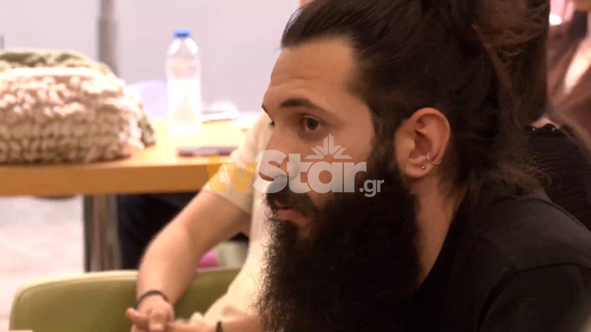 Συγκίνηση στην παρουσίαση του βιβλίου του Λαμιώτη επιζώντα των Τεμπών Αντώνη Αντωνίου (video)