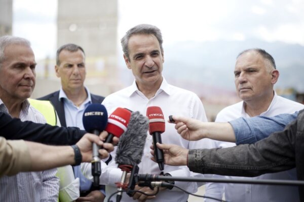 Μητσοτάκης από Σπάρτη: «Δεν θα διακινδυνεύσουμε τη σταθερότητα της χώρας για υποσχέσεις επιστημονικής φαντασίας»