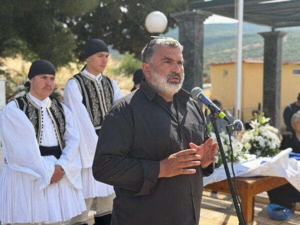 τις επετειακές εκδηλώσεις μνήμης στο μαρτυρικό χωριό Λίμνες Αργολίδας ο Δήμαρχος Διστόμου–Αράχωβας–Αντίκυρας κ. Ιωάννης Σταθάς