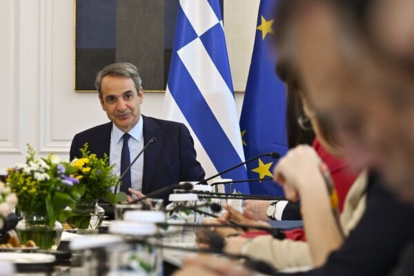 Η ανάρτηση Μητσοτάκη για τις γυναίκες παρουσιάστηκαν στον Στρατό Ξηράς: Είναι πλέον υπόθεση και των δύο φύλων