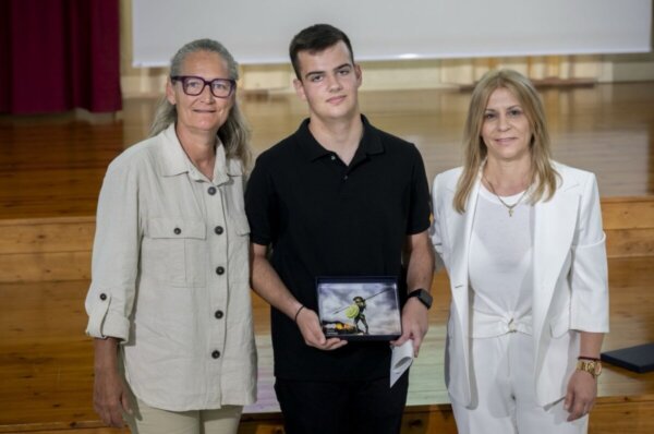 Βράβευση μαθητή Β’ τάξης του Γυμνασίου Λειανοκλαδίου για πανελλήνια διάκριση σε διαγωνισμό σεναρίου ταινίας μικρού μήκους