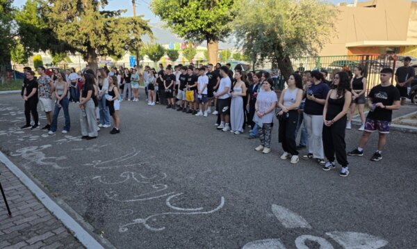 Πρεμιέρα για τις πανελλαδικές εξετάσεις. Μάχη για μία από 68.788 θέσεις στην τριτοβάθμια εκπαίδευση. (video)