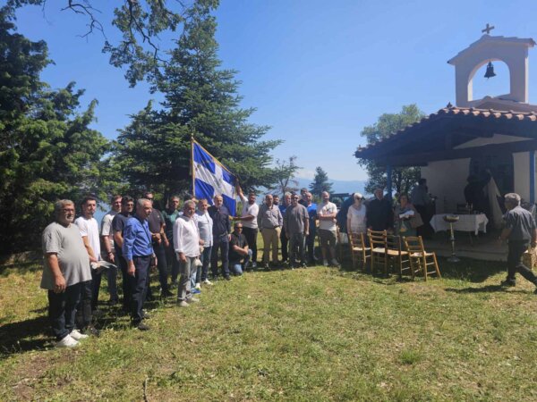 Οι χειριστές της Φθιώτιδας τίμησαν το Άγιο Πνεύμα στον δικό τους ναό στην Ανάβρα. (φωτο)