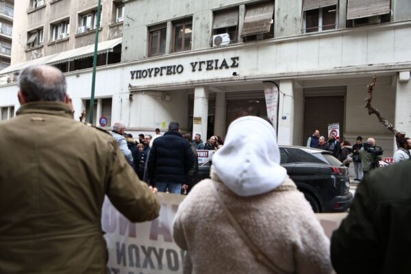 Πανελλαδική στάση εργασίας για μεθαύριο Τετάρτη προκήρυξε η ΠΟΕΔΗΝ