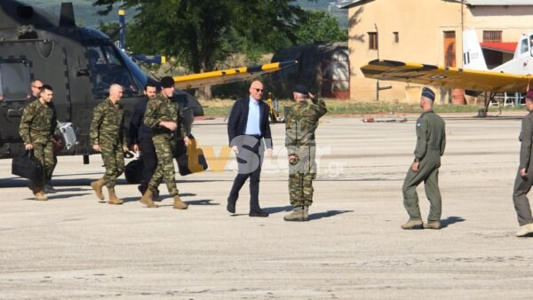 Ο Νίκος Δένδιας στη Λαμία. Έφτασε με ελικόπτερο στο αεροδρόμιο της πόλης. (φωτο video)