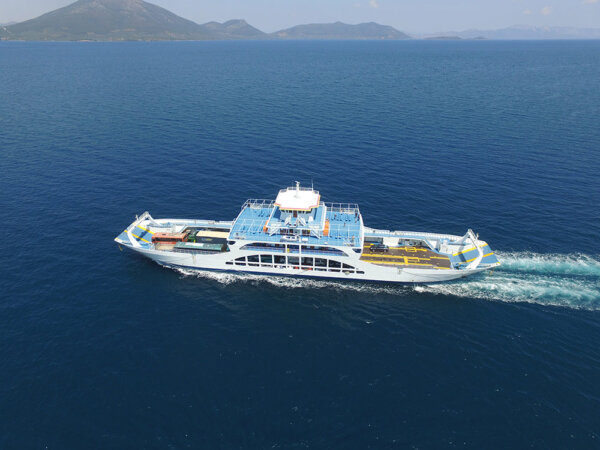 Αρκίτσα: Ferry Boat τράβηξε ακυβέρνητο jet ski