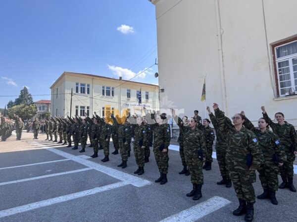 Ορκίστηκαν οι πρώτες γυναίκες στο στρατό παρουσία του Υφ. Άμυνας και του Αρχηγού Γ.Ε.Σ. (video)