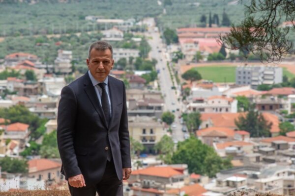 Ανεξαρτητοποιήθηκε ο Αντιπεριφερειάρχης Φωκίδας Γ.Δελμούζος, με αιχμές και πικρία