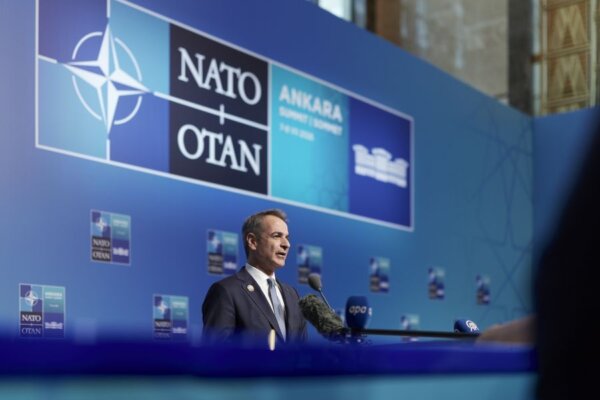 Ο Μητσοτάκης βάζει το casus belli στο τραπέζι του ΝΑΤΟ: «Δικαίωμά μας η επέκταση των χωρικών υδάτων»