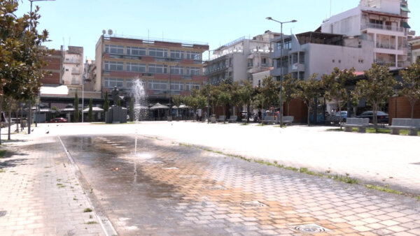 Συνεχίζεται ο καύσωνας στη Λαμία – Τα θερμόμετρα έφτασαν τους 40 βαθμούς (video)