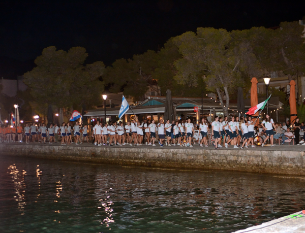 Εορταστικό κλίμα στην τελετή έναρξης του διεθνούς τουρνουά υδατοσφαίρισης «Pythia Cup 2026»