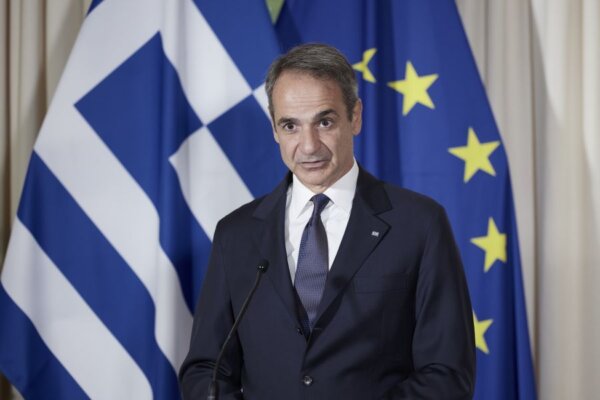 Μητσοτάκης από Αυστρία: Δεν υπάρχουν μαγικές λύσεις για τις τιμές στα καύσιμα, ευρωπαϊκά μέτρα αν ξεφύγει ξανά η κρίση