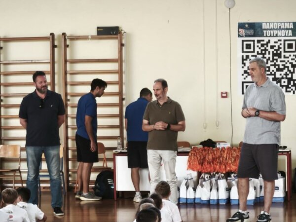 Με απόλυτη επιτυχία πραγματοποιήθηκε το 6ο «Basketball Camp» στο Καρπενήσι με τον Νίκο Οικονόμου