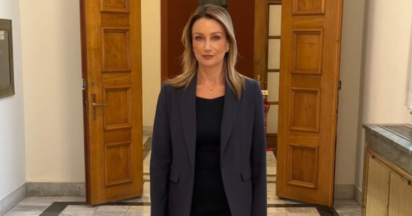 8 νέες παρεμβάσεις της Κατερίνας Καζάνη στη Βουλή
